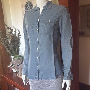 NWT Eddie Bauer size small Blue Button-Up Denim like Shirt